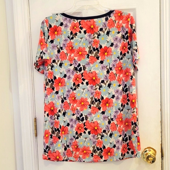 Sew In Love NWOT Floral Henley Top Large - Picture 8 of 9